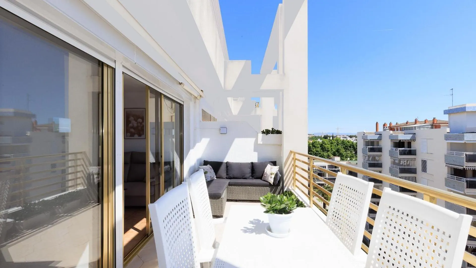 Prime Location Penthouse With Stunning Sea Views Apartment Salou