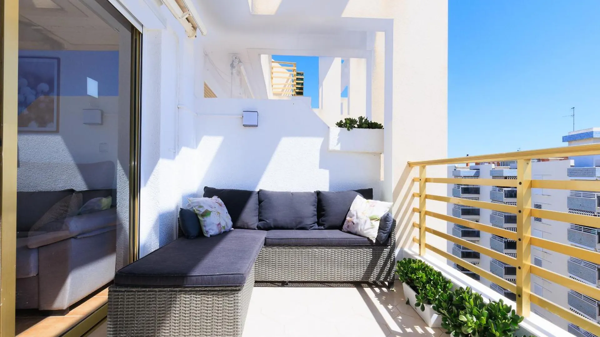 Prime Location Penthouse With Stunning Sea Views Apartment Salou